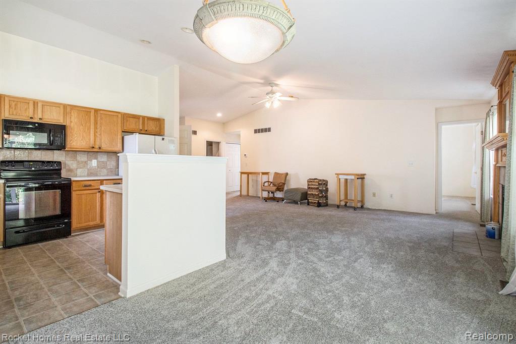 7256 MAPLELAWN Drive, Ypsilanti, MI 48197 — Photo 9