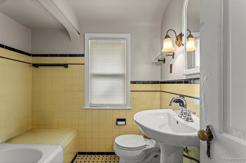 5429 Orchard Avenue, Dearborn, MI 48126 — Photo 18