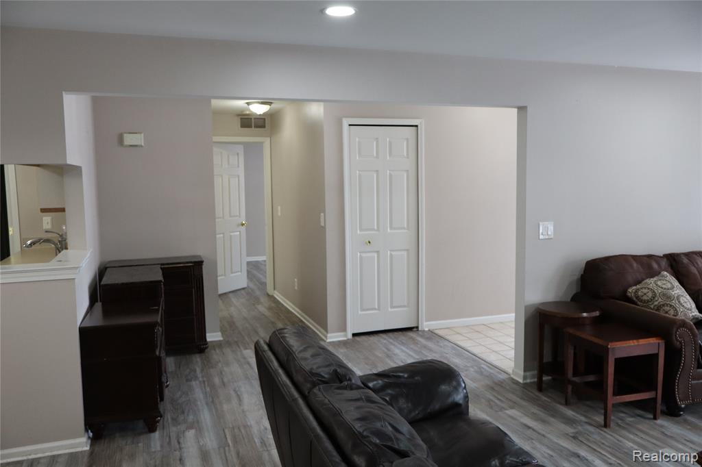 5212 Pine Aires Drive, Sterling Heights, MI 48314 — Photo 6