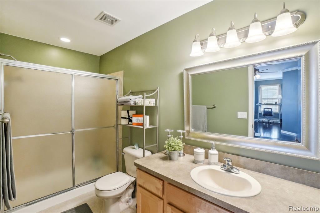 56706 LONGHORN Drive, Shelby Twp, MI 48316 — Photo 17