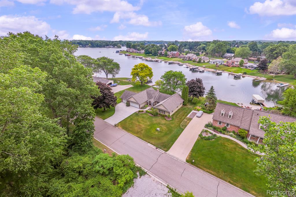 4178 Chevron Drive, Highland, MI 48356 — Photo 5