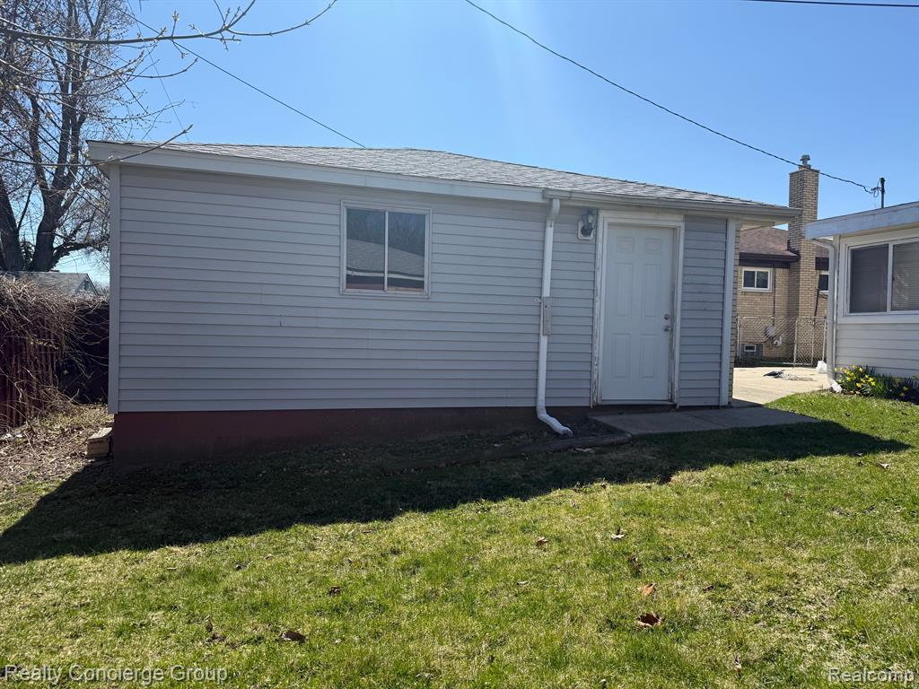 400 N LEONA Avenue, Garden City, MI — Photo 41