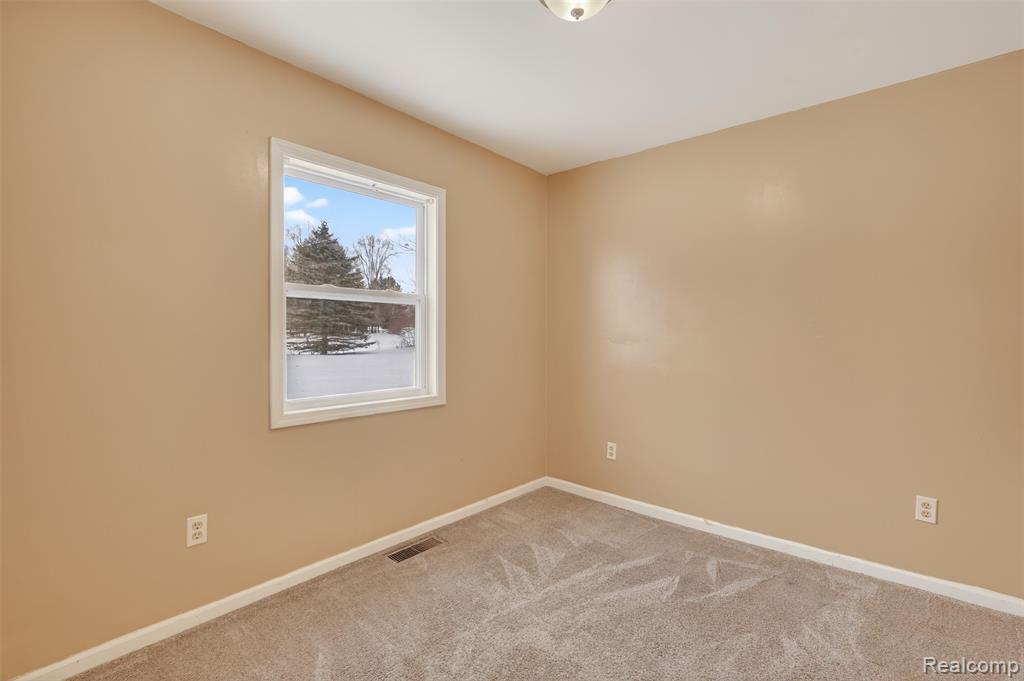 5417 Rensselear Drive, Lapeer, MI 48446 — Photo 26
