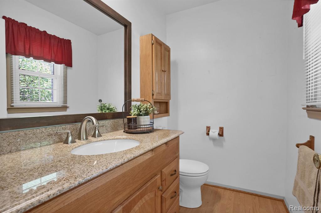 430 CHESTER Court, South Lyon, MI 48178 — Photo 22