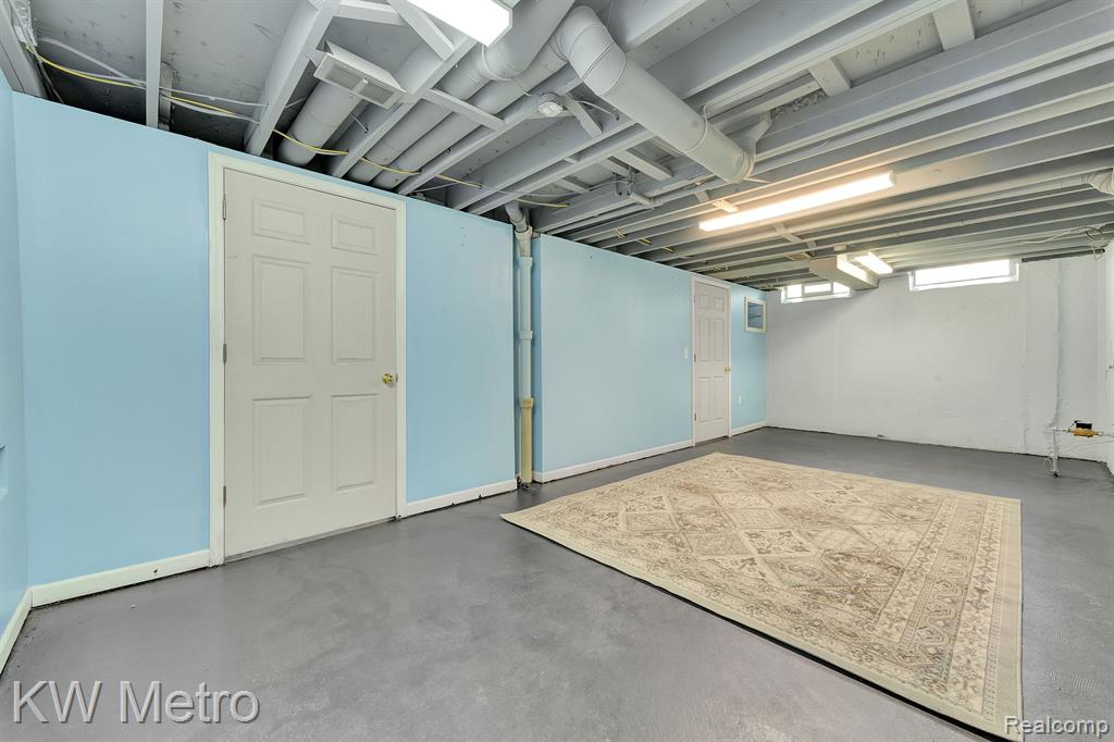 415 LANGE Drive, Troy, MI 48098 — Photo 31