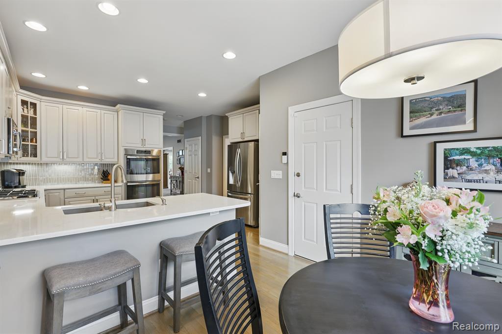 44586 BROADMOOR Circle N, Northville, MI 48168 — Photo 4