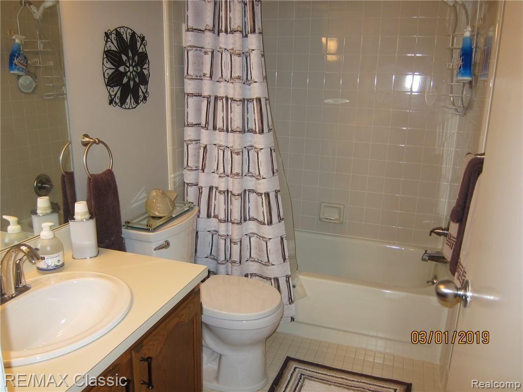 669 CAMDEN Court, Rochester Hills, MI 48307 — Photo 18