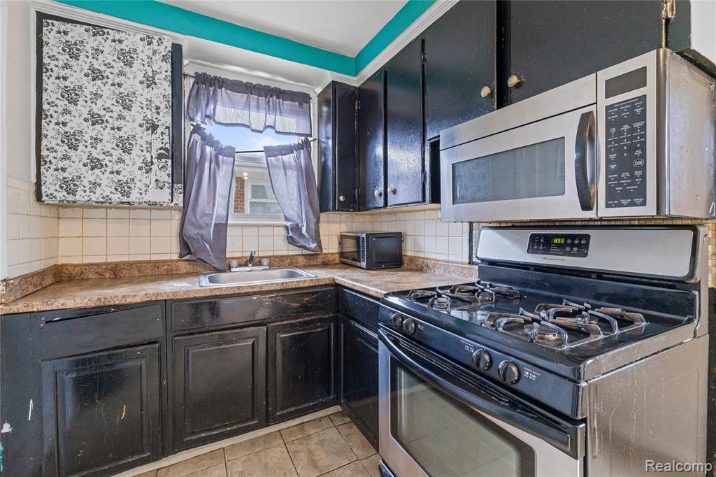 8838 Faust Avenue, Detroit, MI 48228 — Photo 8