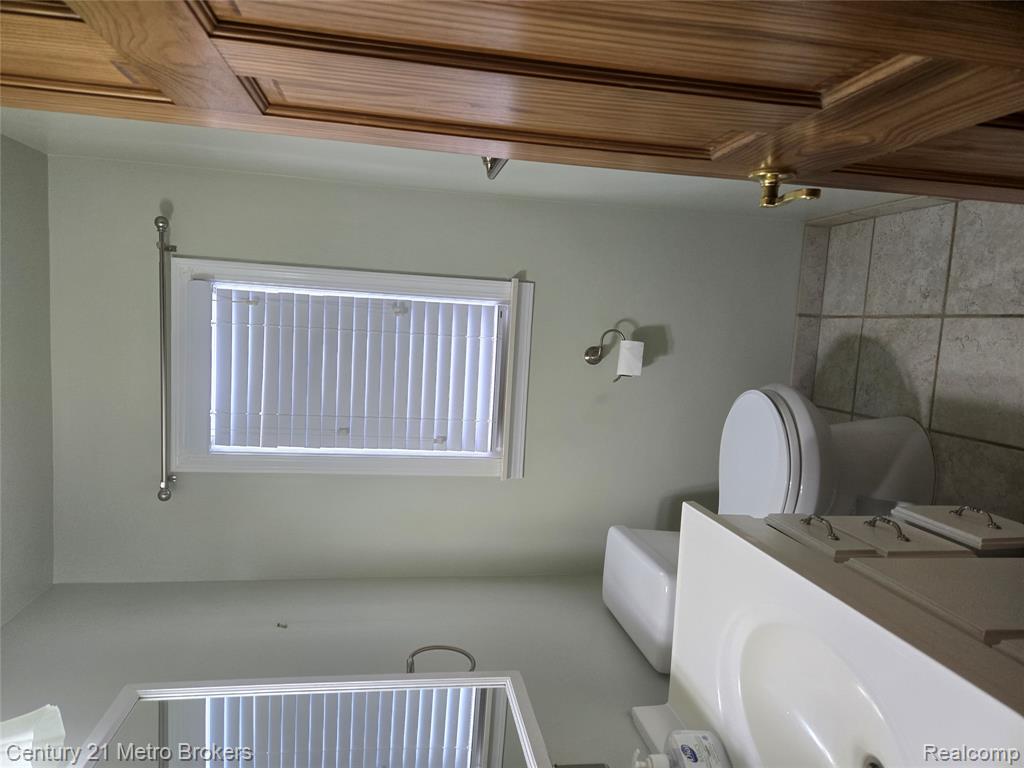 635 Sunset Drive, Imlay City, MI 48444 — Photo 12