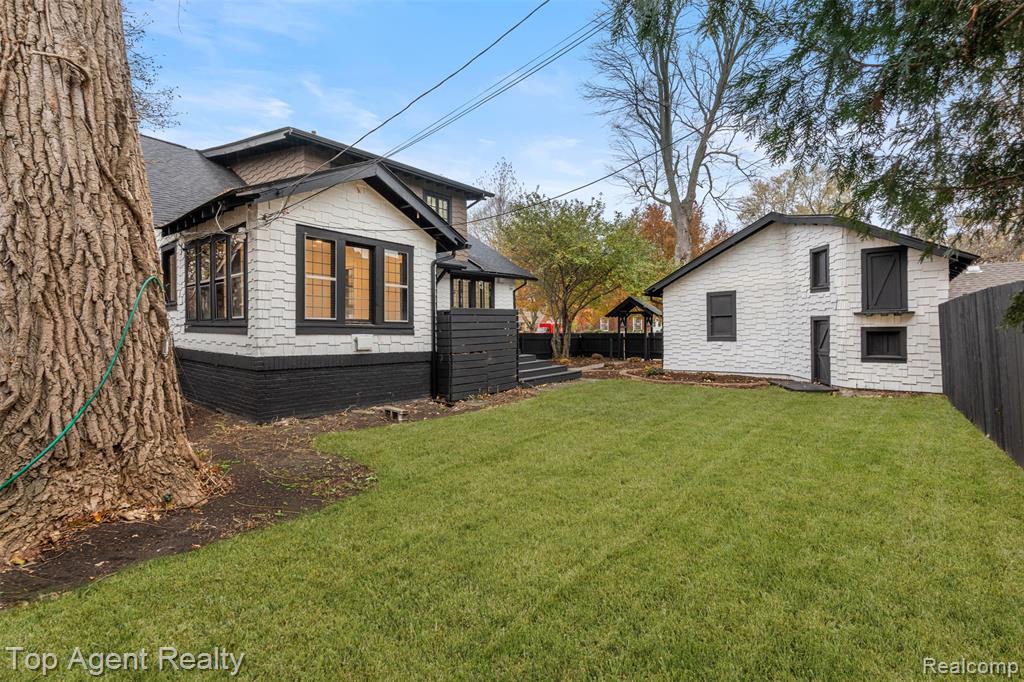784 Barrington Road, Grosse Pointe Park, MI 48230 — Photo 44