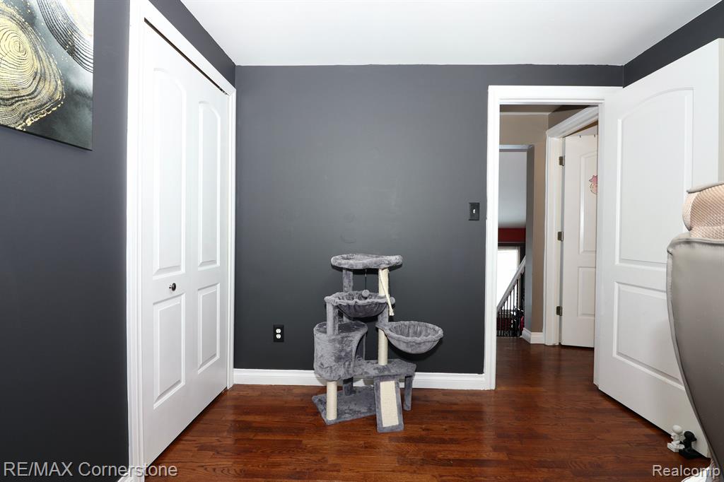 692 EASLEY Drive, Westland, MI 48186 — Photo 15