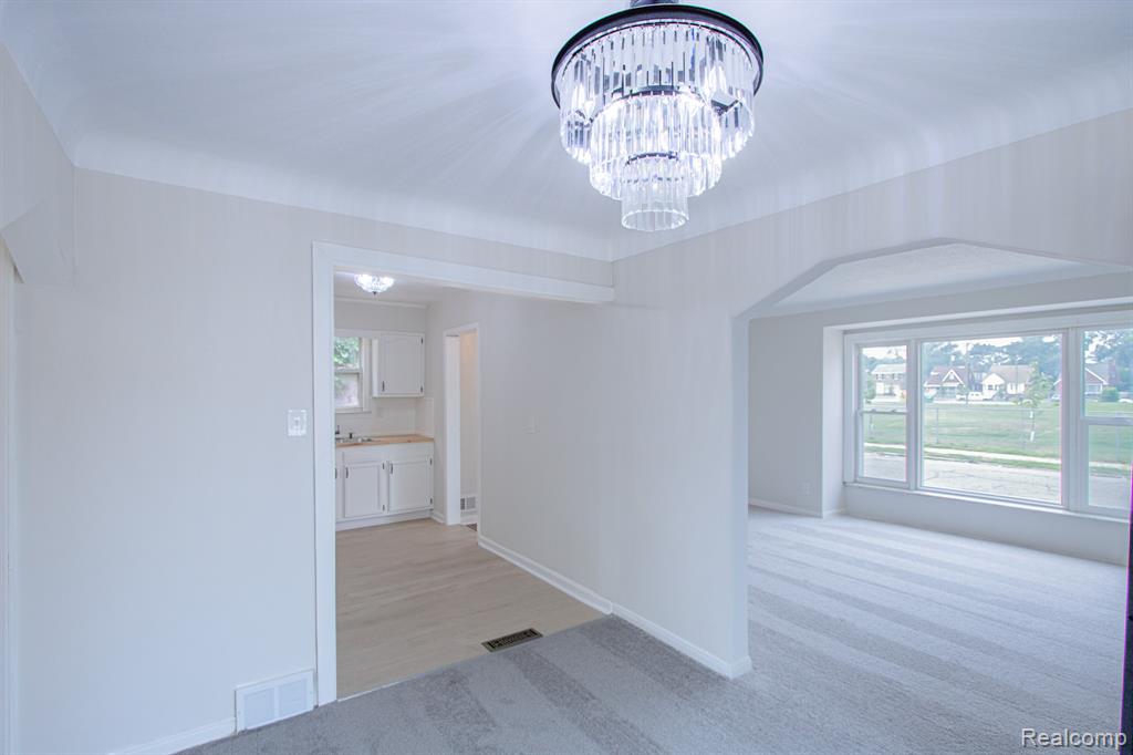 16932 Ward Avenue - Photo 5