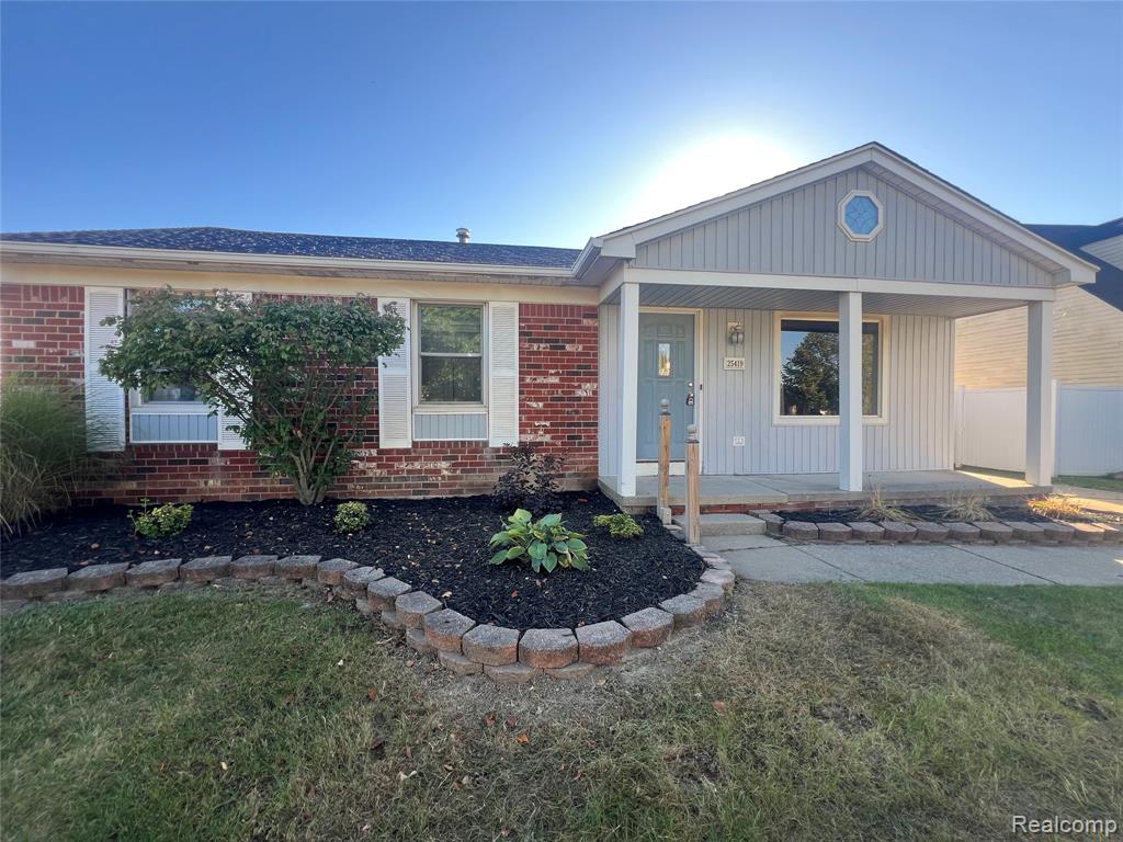 25419 Montebello Drive, Woodhaven, MI 48183 — Photo 2