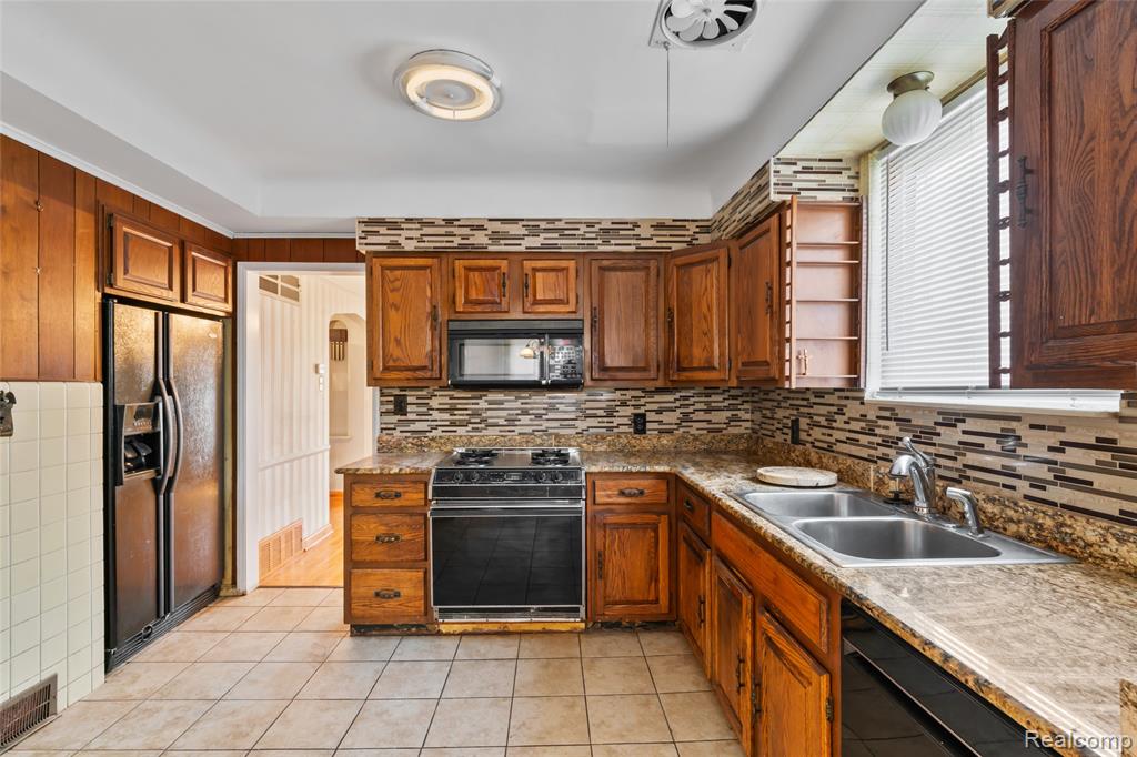 6262 W Outer Drive, Detroit, MI 48235 — Photo 25