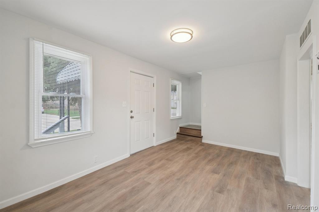 8619 Lozier Avenue, Warren, MI 48089 — Photo 5