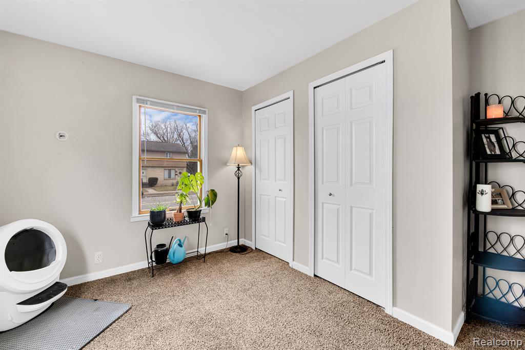 81 CROCKER Boulevard, Mount Clemens, MI 48043 — Photo 18