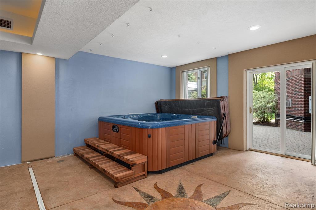7432 Foxburg Court, Clarkston, MI 48348 — Photo 49