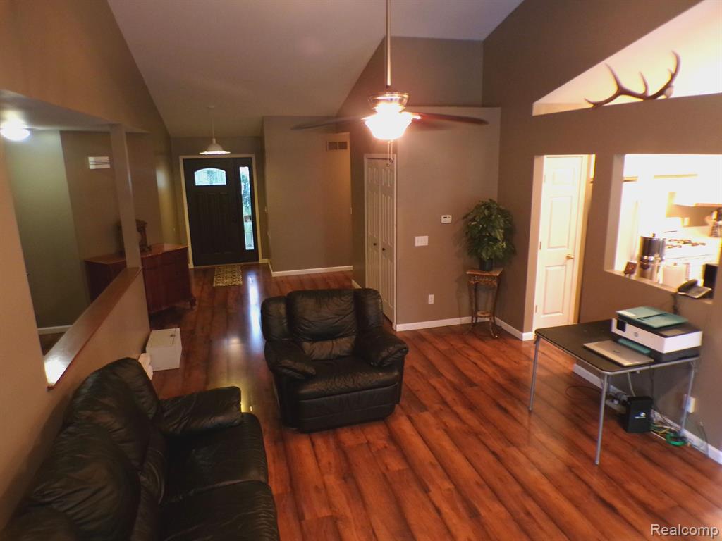 4213 CLINTONVILLE Road, Waterford, MI 48329 — Photo 5