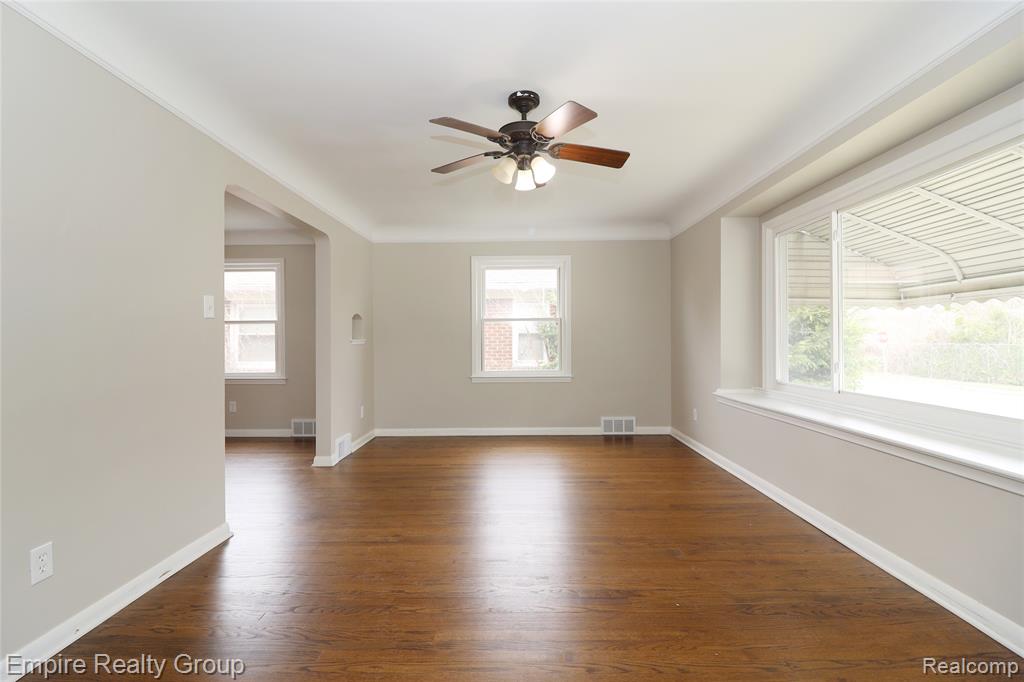 5743 N Highland Street, Dearborn Heights, MI 48127 — Photo 7