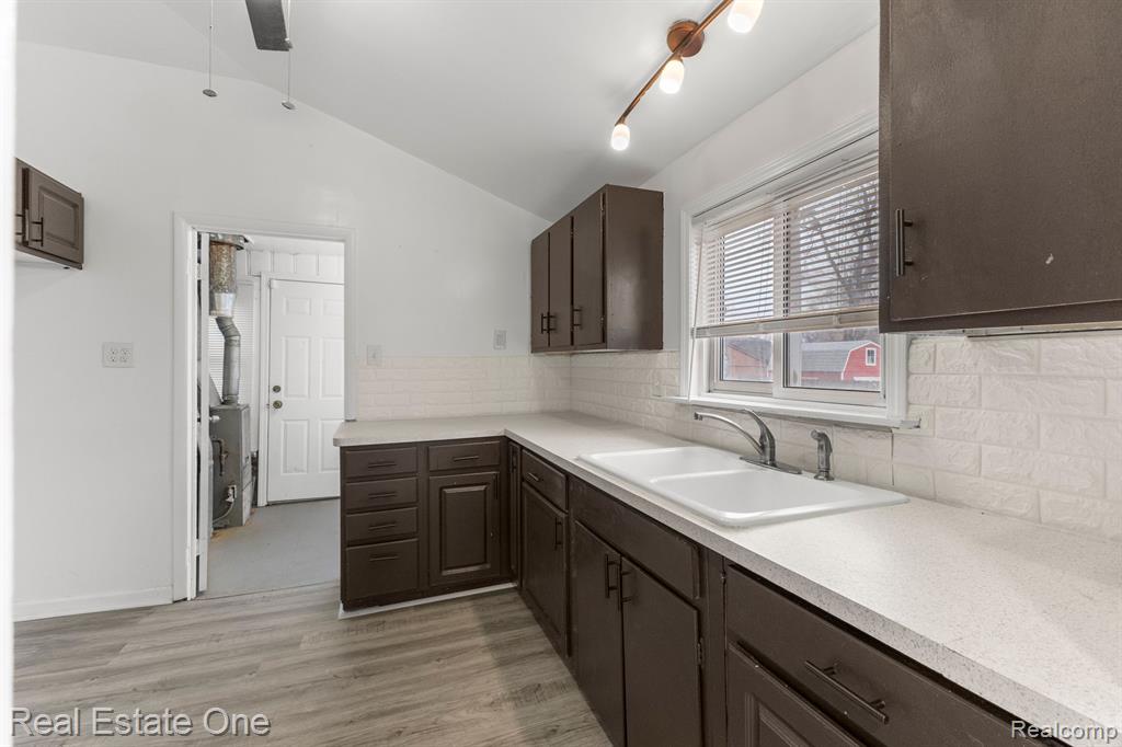 5121 CROISSANT Street, Dearborn Heights, MI 48125 — Photo 16