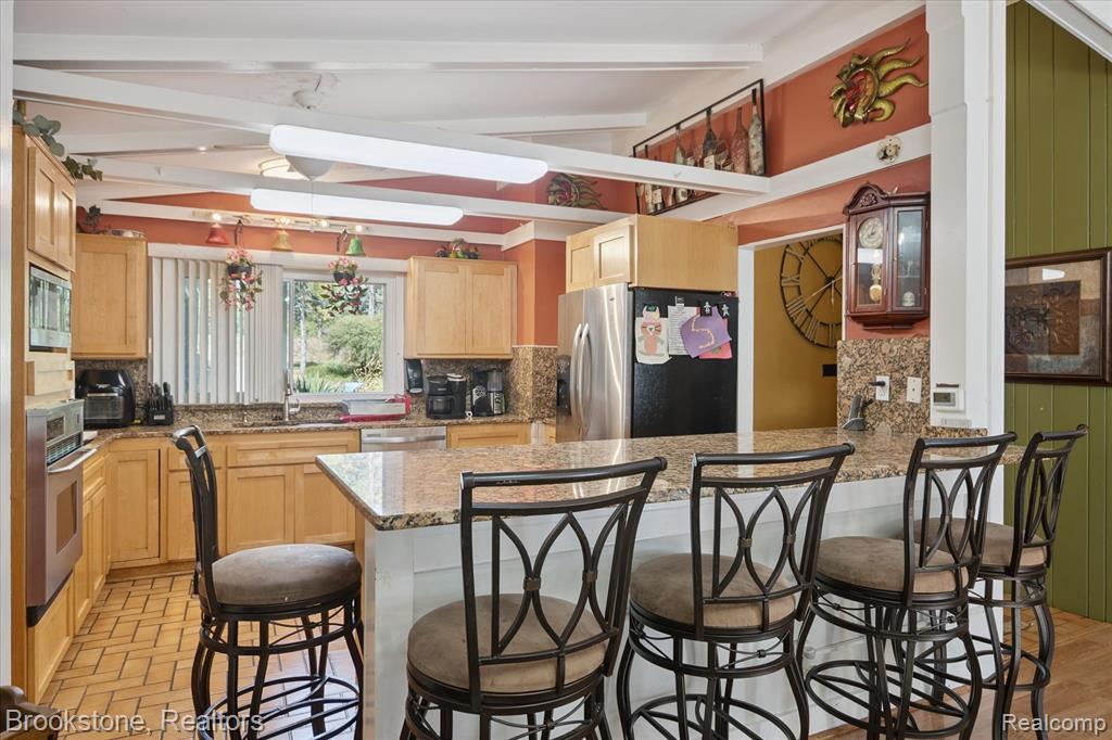 4665 W Maple Road, Bloomfield Hills, MI 48301 — Photo 16