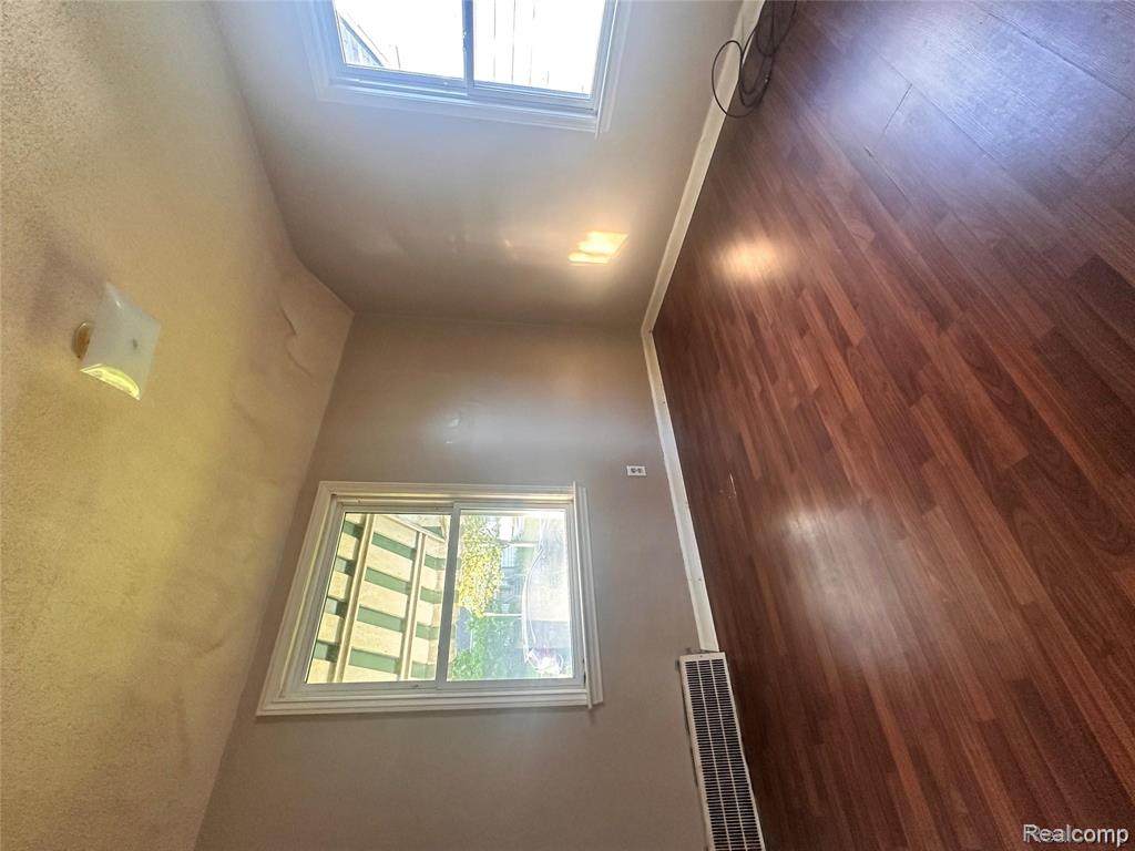 8150 Standard, Center Line, MI 48015 — Photo 8