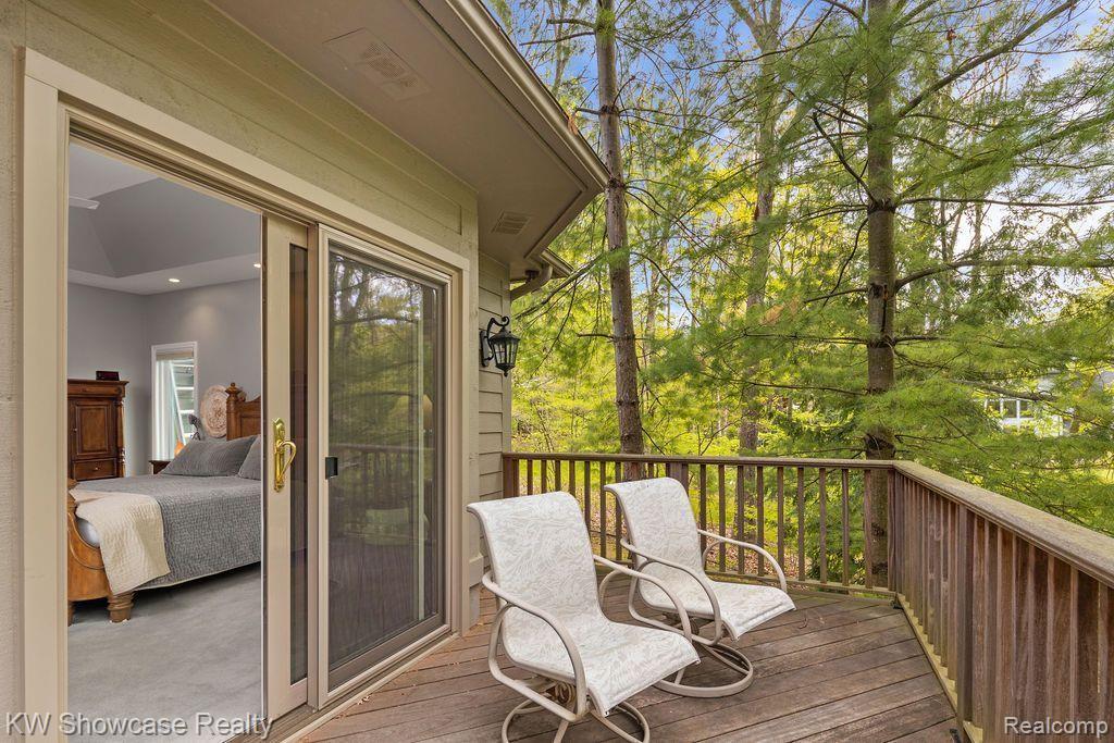6061 TURNBERRY Drive, Commerce Twp, MI 48382 — Photo 31