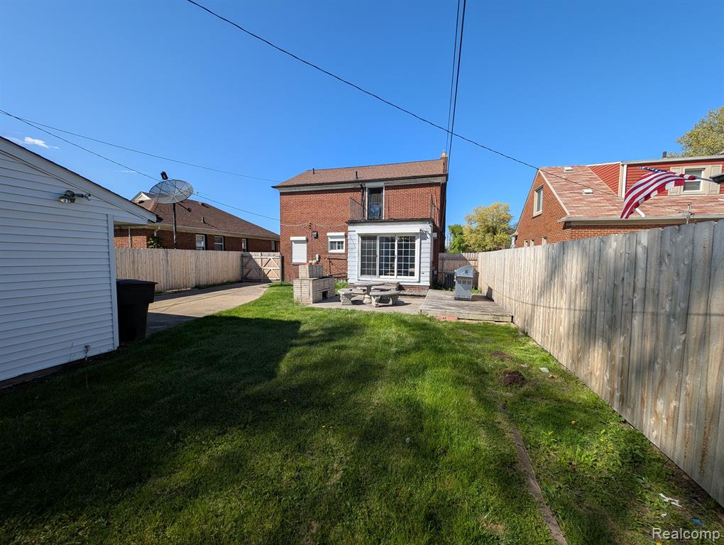 9864 E OUTER Drive, Detroit, MI 48224 — Photo 4