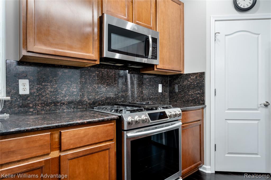 27460 Belgrave Place, Novi, MI — Photo 18