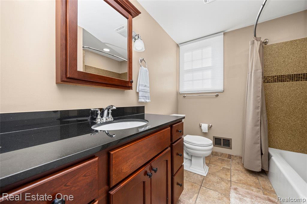4163 Old Dominion Drive, West Bloomfield, MI 48323 — Photo 41