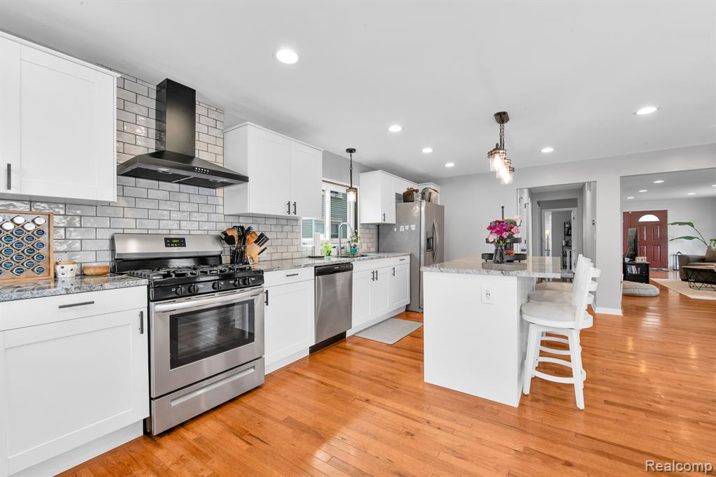 81 CROCKER Boulevard, Mount Clemens, MI 48043 — Photo 13