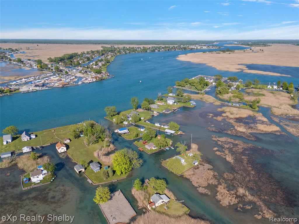 8395 N Channel - Harsens Island, Clay, MI 48001 — Photo 71