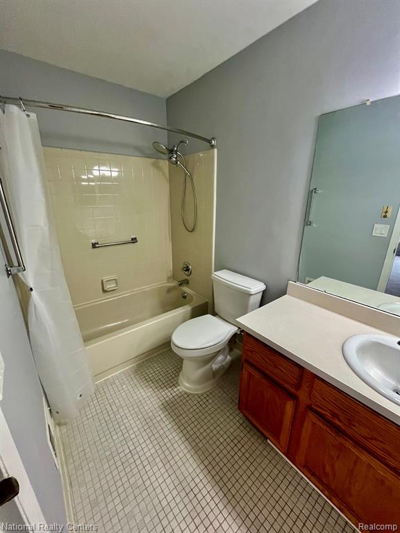 31160 Country Way, Farmington Hills, MI 48331 — Photo 19