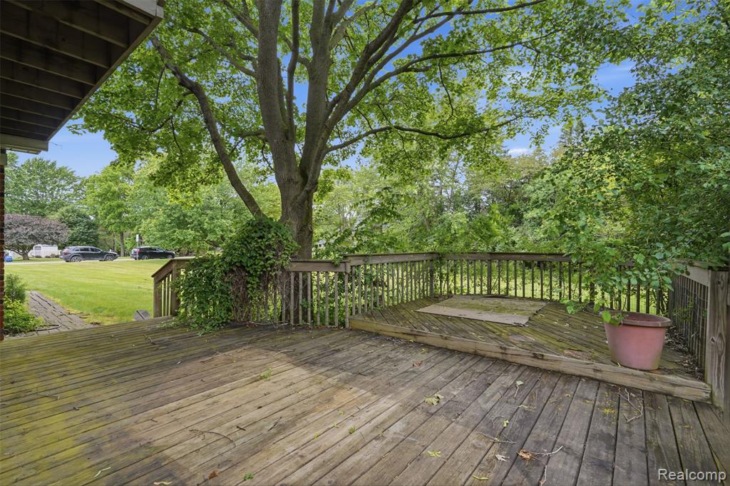 9277 Burning Tree Drive, Grand Blanc, MI 48439 — Photo 51