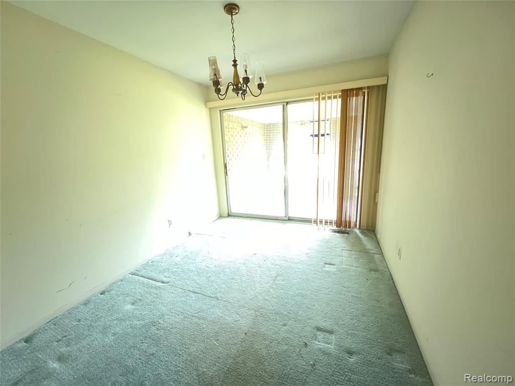 4136 Ironside Drive, Waterford, MI 48329 — Photo 10