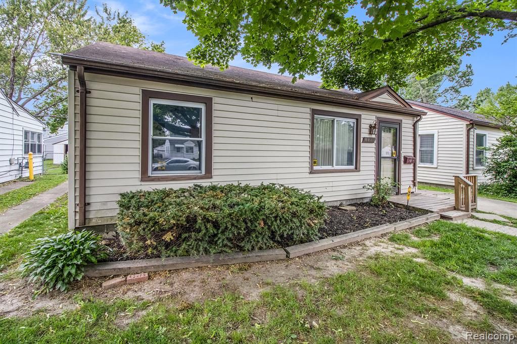 6042 Harrison Street, Garden City, MI — Photo 2