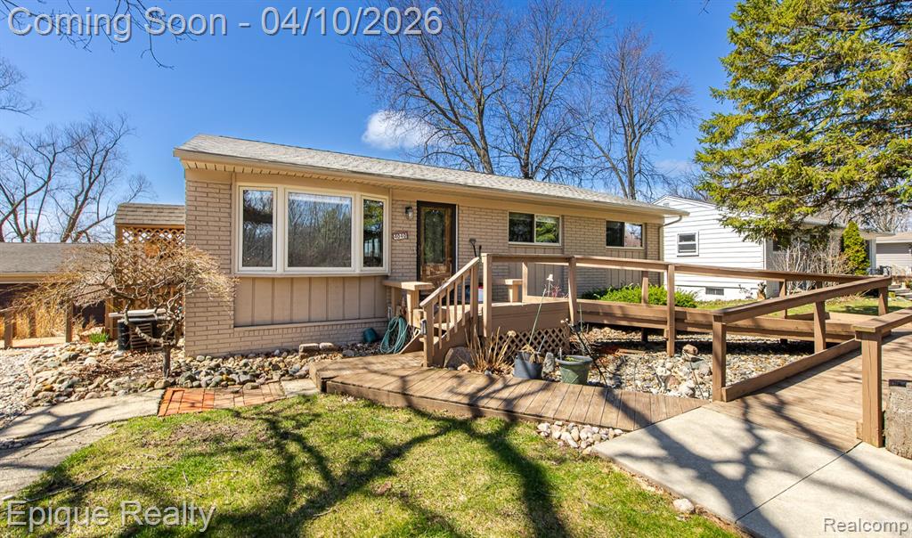 4040 Joslyn Road, Lake Orion, MI — Photo 2