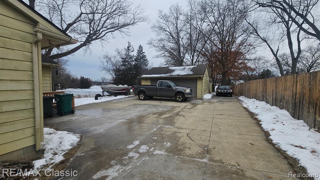 6045 CARROLL LAKE Road, Commerce Twp, MI 48382 — Photo 25