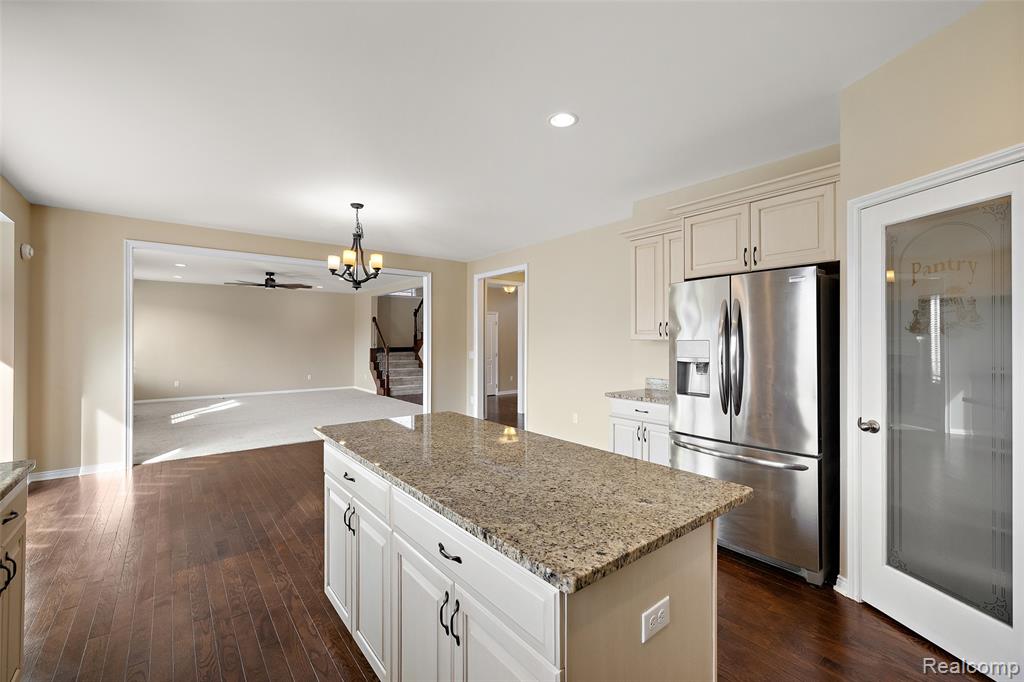 46267 Terrace Drive, Shelby Twp, MI 48317 — Photo 28