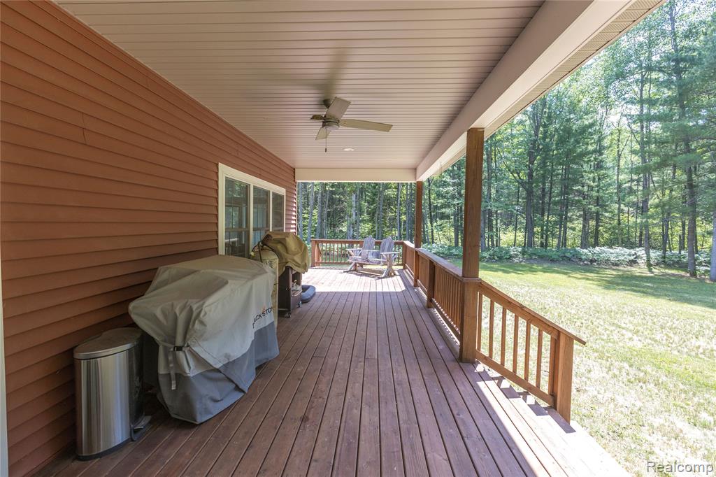 4345 Brenda Court, MI 48656 — Photo 9