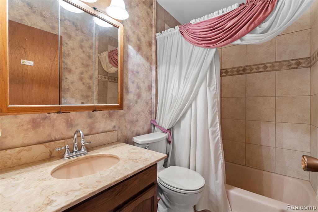 7192 Torrey Road, Swartz Creek, MI 48473 — Photo 13