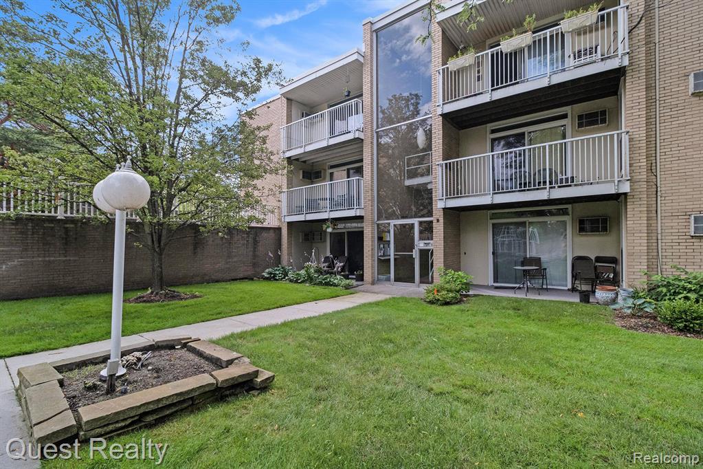 4905 CROOKS Road, B2, Royal Oak, MI 48073 — Photo 15
