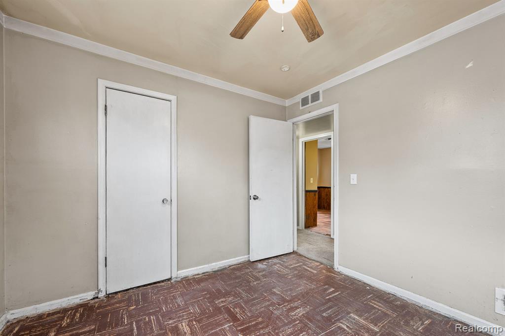 5684 GERTRUDE Street, Dearborn Heights, MI 48125 — Photo 18