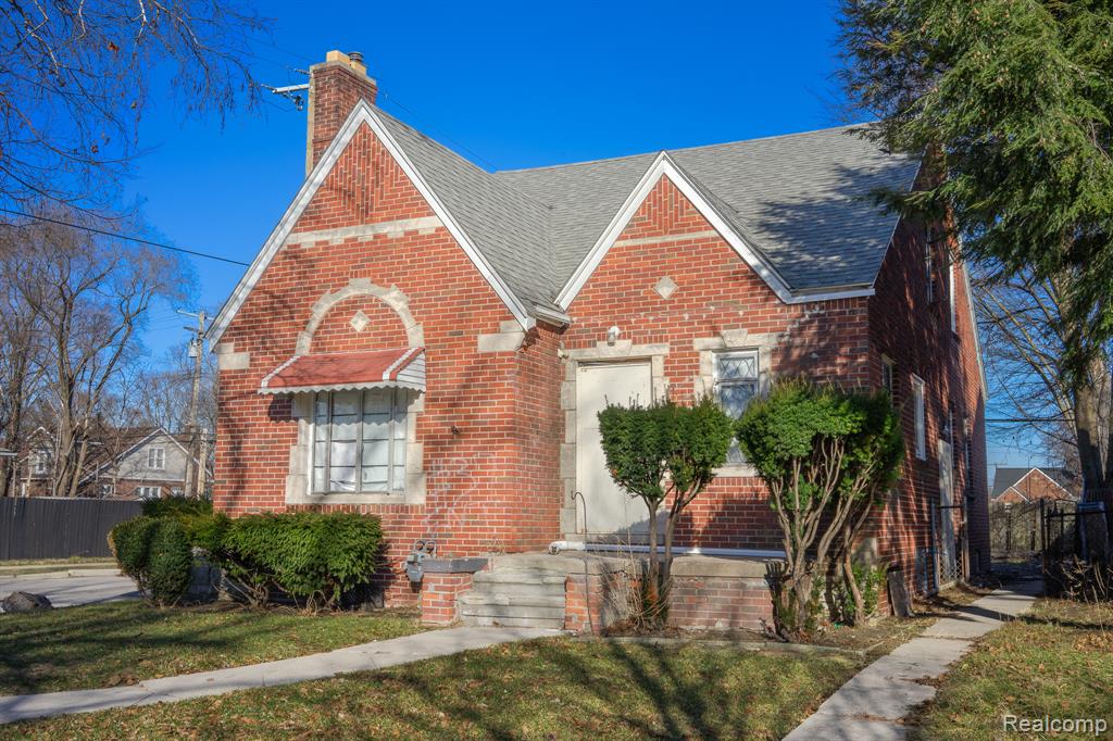 18712 Waltham Street - Photo 2