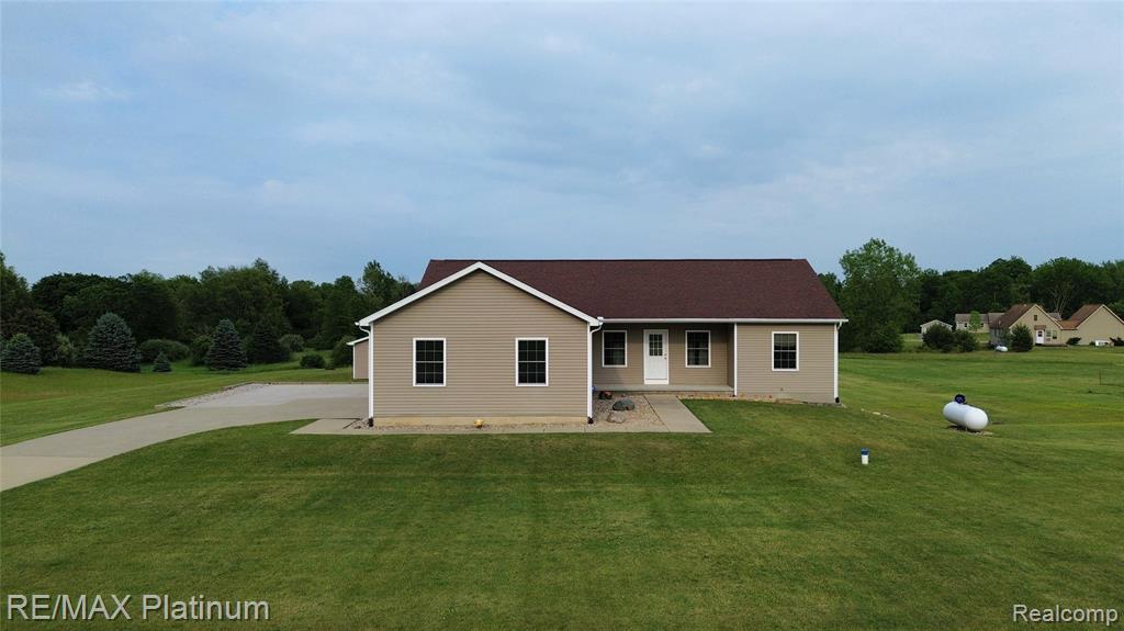 11704 Glen Mary, Byron, MI 48418 — Photo 2