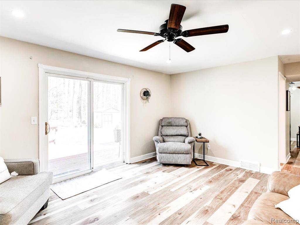 4188 OLD FORGE Drive, Fort Gratiot, MI 48059 — Photo 8