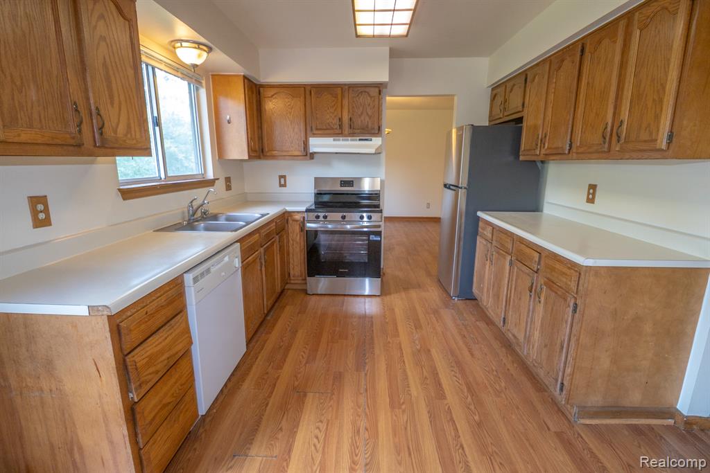 42091 Greenwood Drive, Canton, MI 48187 — Photo 12