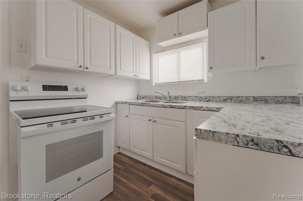 671 E Mansfield Avenue, Pontiac, MI 48340 — Photo 10