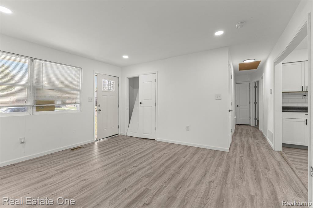 29522 Grandview Street, Inkster, MI 48141 — Photo 5