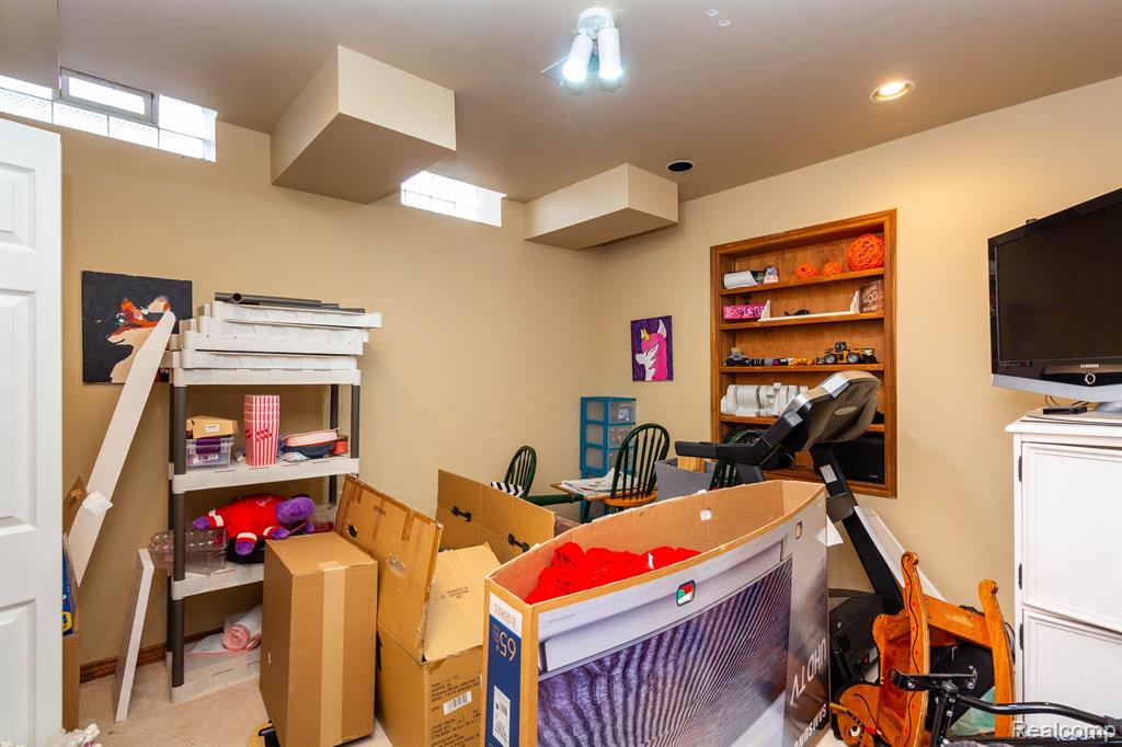45515 EMERALD FOREST Drive, Novi, MI — Photo 54